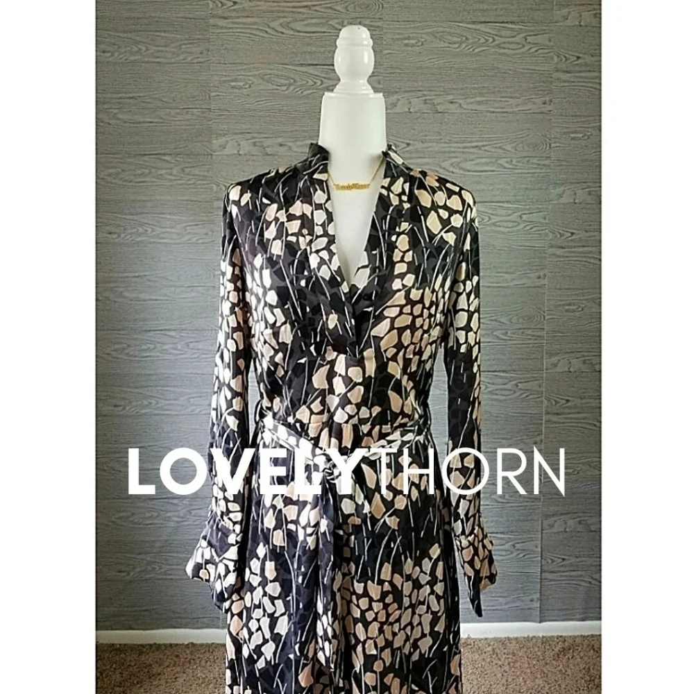 H&M // ltd ed richard allan collaboration satin printed belted dress - Picture 6 of 16